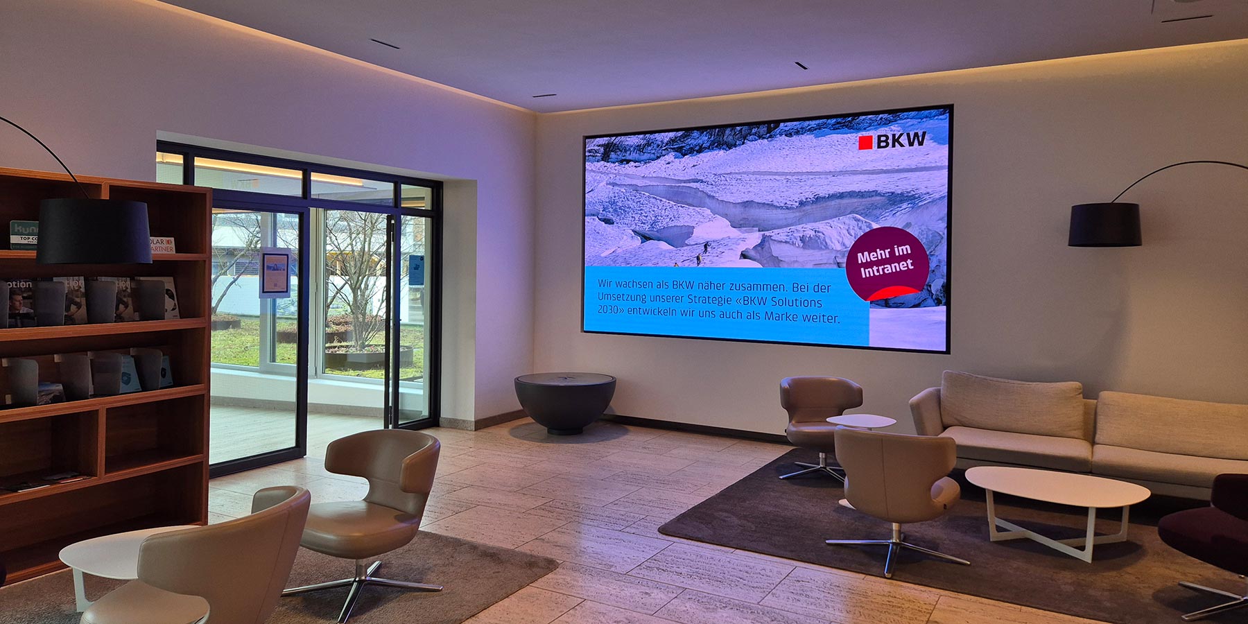 Von Einzellösungen zur zentralen Plattform: Digital Signage CMS für die BKW Gruppe